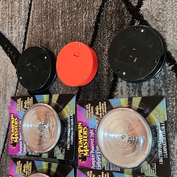 PUMPKIN MASTERS POWERED LIGHT GLOWS W/ SLOWLY SHIFTING COLORS AMERICA'S FAVORITE - Picture 7 of 9